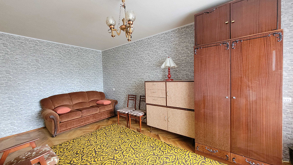 Дністровська вул. 19. Метро Шулявська ТРЦ "Більшовик" Київ - зображення 1