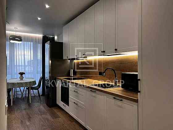 Кухня-гостьова та 3 окремі кімнати. Площею 69м2. Центральний Преміум. Ірпінь