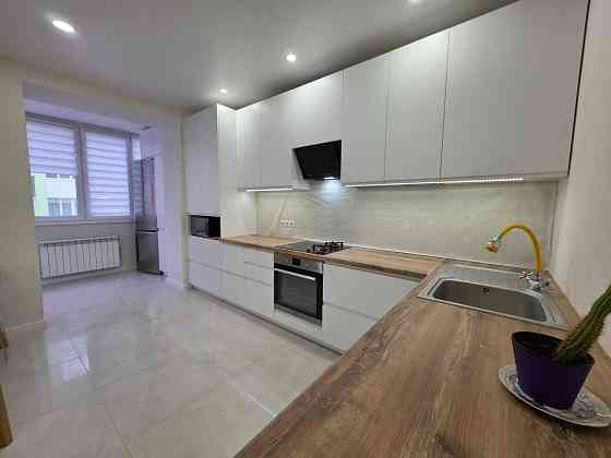 ЖК Позитив оренда двокімнатної квартири, велика кухня з посудомойкою Ірпінь
