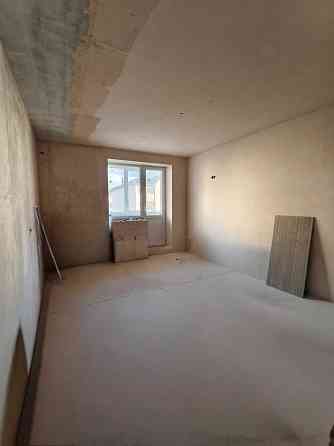 Продам квартиру в Хлебодарском в новом кирпичном доме, средний этаж Хлібодарське