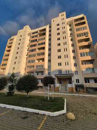 Продам квартиру в Хлебодарском в новом кирпичном доме, средний этаж Хлібодарське