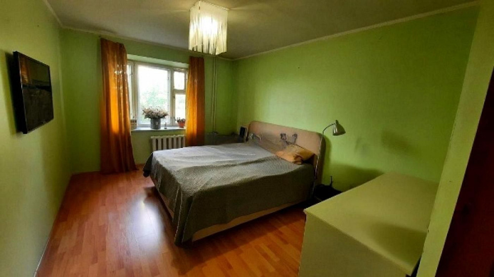 Простора 2-кімнатна квартира 74 м² вул. Вишняківська 5-Б Киев - изображение 1