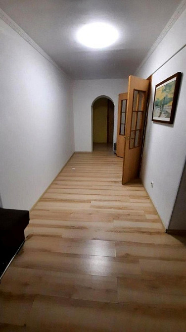 Простора 2-кімнатна квартира 74 м² вул. Вишняківська 5-Б Киев - изображение 4