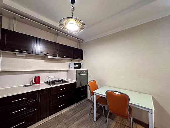 Простора 1-кімнатна квартира ЖК Рів'єра Киев