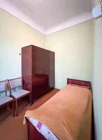 Квартира як будинок!Двір, окремий вхід, Бориспільска 33, Позняки Киев