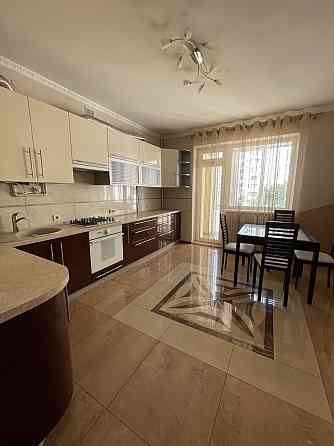 Оренда 2 кім. Квартири в новобудові з паркомісцем! Вул.Кульпарківська Львов