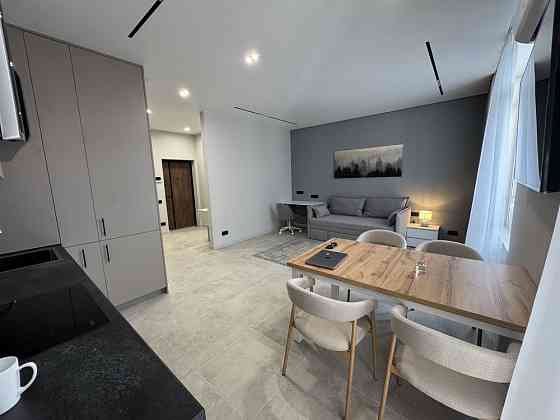 Затишна 1-к Квартира з Дизайнерським Ремонтом Киев