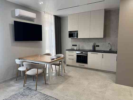 Затишна 1-к Квартира з Дизайнерським Ремонтом Киев