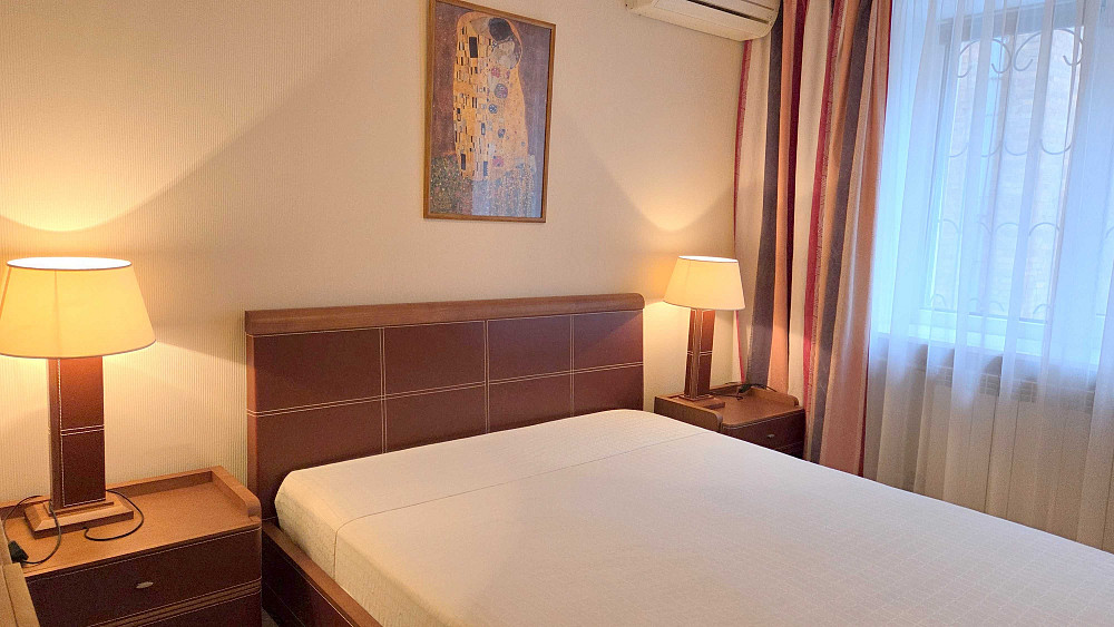 Центр. вул. О. Кониського (Тургенівська), 67. Без комісії Киев - изображение 1