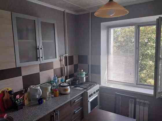 Продам 2-ком квартиру на левом берегу Кам`янське (Запорізька обл.)