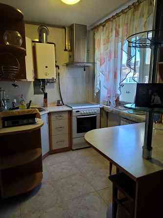 3 комнатная   с добротным ремонтом на   6 станции Большого Фонтана Одесса