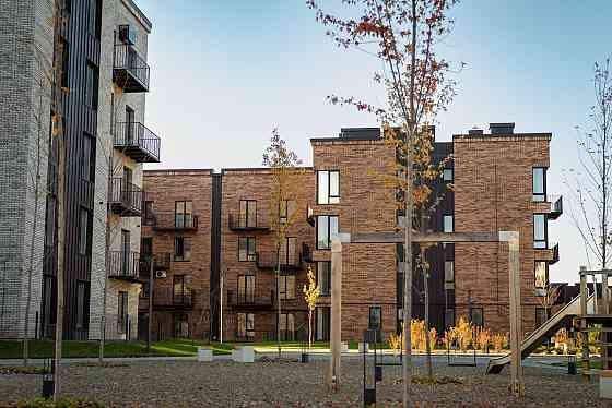 2к квартира з кухнею-студіо та власним ПАТІО Крихівці