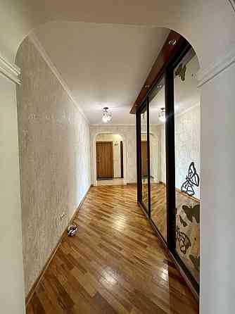 Трикімнатна ,новобудова по вулиці Руській , р- н меблі  Майя Чернівці