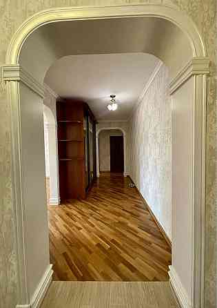 Трикімнатна ,новобудова по вулиці Руській , р- н меблі  Майя Чернівці