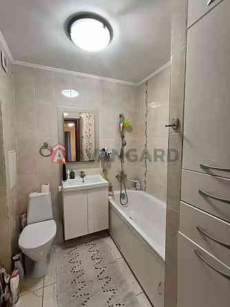 Продам простору 2-кімнатну квартиру 54 кв на бульварі Слави Дніпро