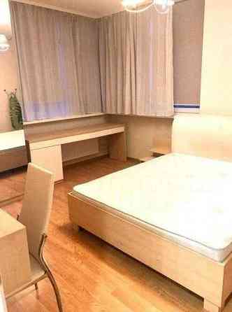 Двокімнатна роздільна. Феодосійська 3В. метро Деміївська 5 хв Киев