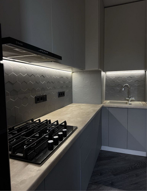 Видова 2-кімнатна квартира з ремонтом! Ірпінь - зображення 4