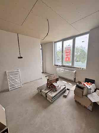 Зданий будинок, 3 пов. Зроблено оралення та світло Угорники