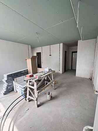 Зданий будинок, 3 пов. Зроблено оралення та світло Угорники