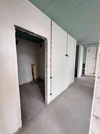 Зданий будинок, 3 пов. Зроблено оралення та світло Угорники