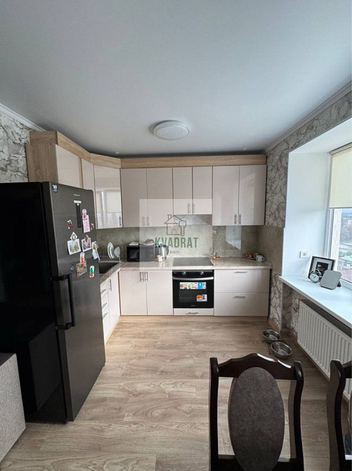 Продам затишну 2- кімнатну квартиру з меблями та технікою у новому буд Кам`янець-Подільський - зображення 1