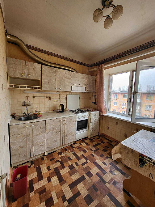 Продам 1 комн.кв на Правом Берегу /Cвет не отключают /остается все Запоріжжя - зображення 1