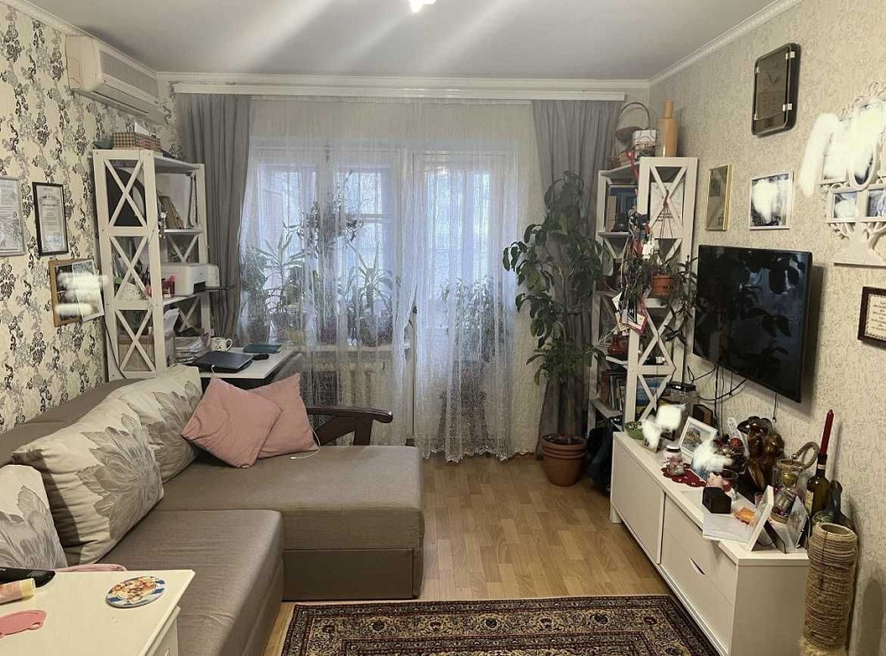 2 к в районе приморского суда Одесса - изображение 1