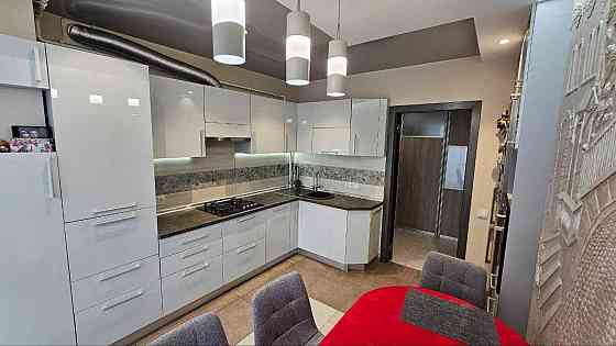 Сдам 3 ком с ремонтом в Ж.К " Жуковском  "Автономное газовое .центр Днепр