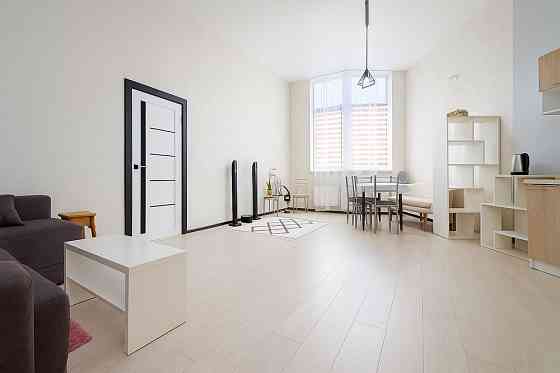 Перша здача! Центр! Простора 1к кв укомплектована! Чернігів