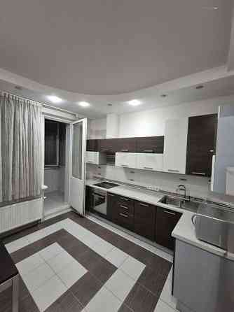 1-к Квартира 53м.кв Підвисоцького метро Дружби Народів - 5 хв Киев