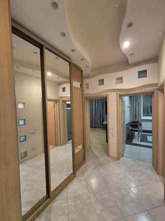 1-к Квартира 53м.кв Підвисоцького метро Дружби Народів - 5 хв Киев