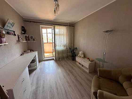 3 кімнати Чешка  невисокий поверх Одесса