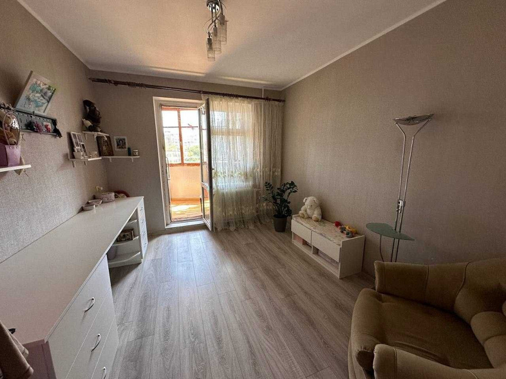 3 кімнати Чешка  невисокий поверх Одеса - зображення 2