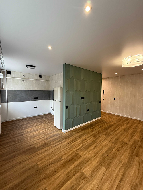 Стильна, світла однокімнатна квартира в тихому центрі міста Черкассы - изображение 4