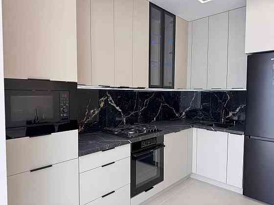 Двокімнатна з ремонтом в центр міста, якісний ремонт, вул.Довга Івано-Франківськ