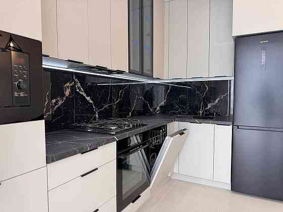 Двокімнатна з ремонтом в центр міста, якісний ремонт, вул.Довга Івано-Франківськ