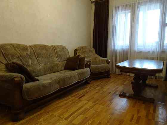 Срибнокильская, 3к отличная  раздельная квартира, метро Осокорки Киев