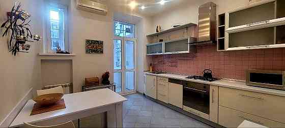 Здам 3-кімнатну квартиру в елітному центрі Києва Киев