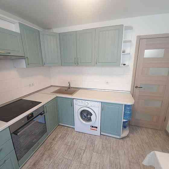 М."Вокзальна". Скрипника 7. Оренда 2-х кімнатної квартири з ремонтом. Киев