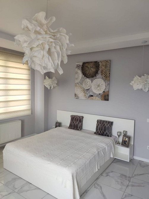 Уютная квартира с ремонтом -кухня-гостиная + две сппльни. Новый дом Одесса - изображение 1