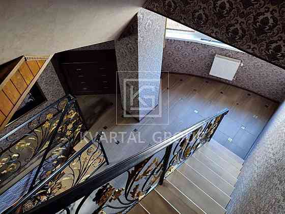 3 рівнева квартира в центрі Бучі з ремонтом, меблями та технікою Буча