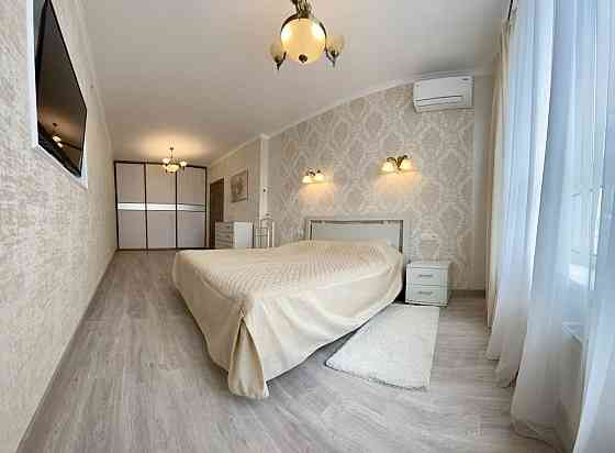 Глушкова 9в, 9 поверх, м. Іподром, 55м2, кухня-вітальня і спальня Киев