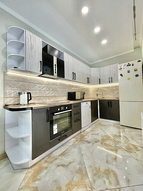 Гоголівська 47, Центр . 2 поверх ! Паркінг . Генератор . Золоті Ворота Київ - зображення 1