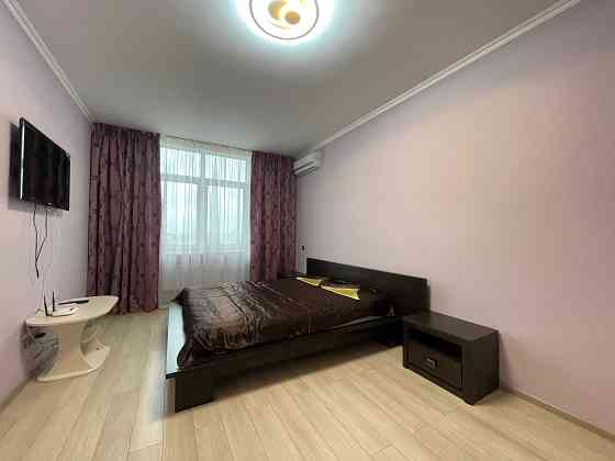 Оренда 1-кімн.кв. 58 м2, вул. Драгоманова, 40-Е Киев