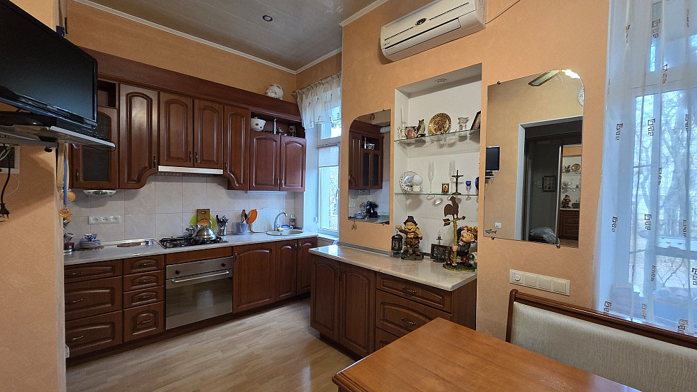 Сдам свою 3х комн. кв-ру  в центре города Південне (Харківський р-н) - зображення 1