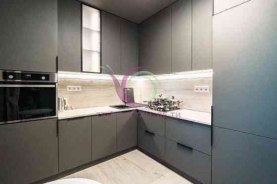 2-к. квартира з ремонтом та і/о в центрі за вул. Бельведерська. Івано-Франківськ