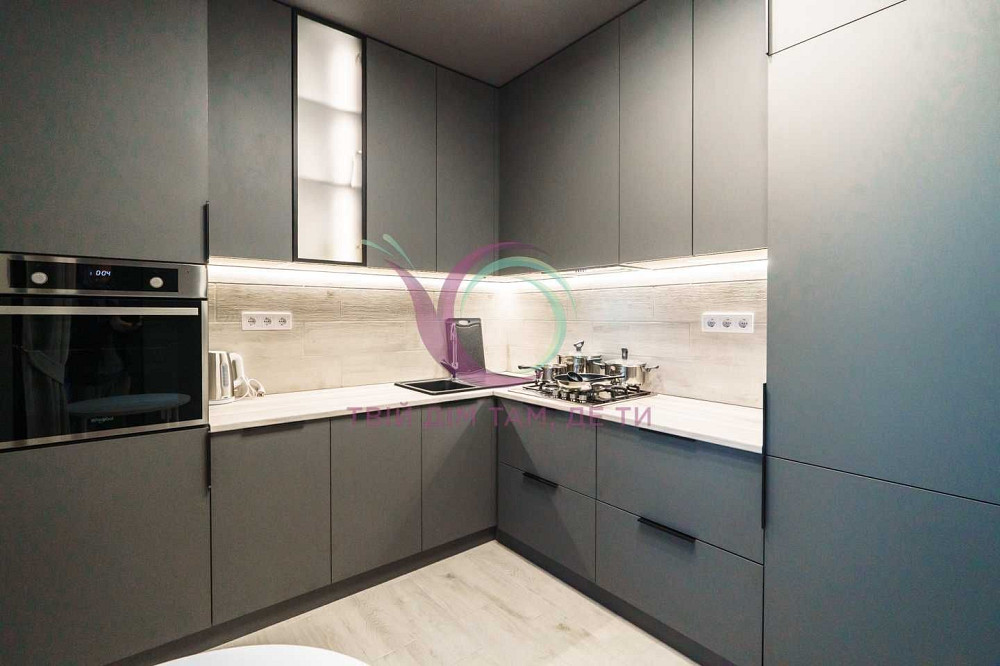 2-к. квартира з ремонтом та і/о в центрі за вул. Бельведерська. Івано-Франківськ - зображення 2