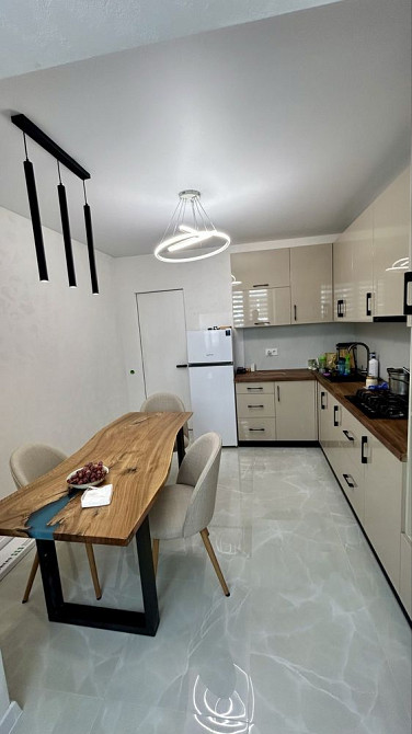 Велика 2к квартира в новому будинку Кам`янець-Подільський - зображення 2