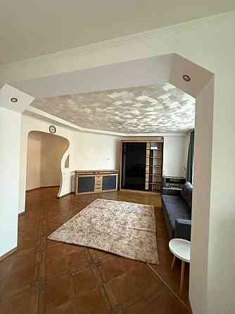 2 кім 77 мкв євроремонт вул Гришка Мих 9, смт Позняки Киев