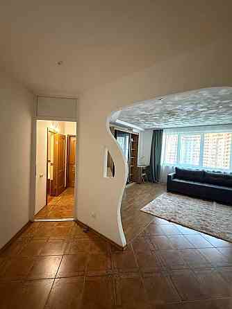 2 кім 77 мкв євроремонт вул Гришка Мих 9, смт Позняки Киев